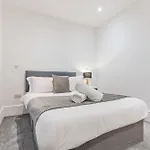 Leeds City Centre 2-Bed Apartment