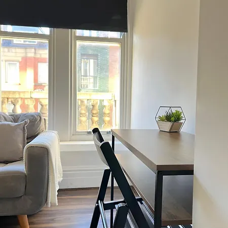 Beautiful 2-bed Centre Near Lgi Leeds (West Yorkshire)