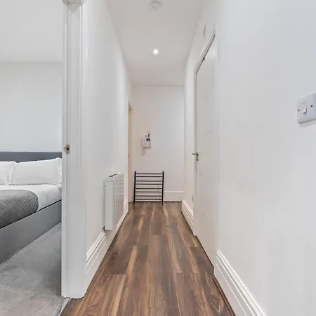Leeds City Centre 2-Bed Apartment 利兹