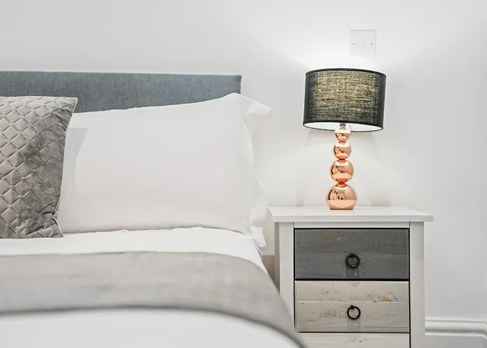 Beautiful 2-bed Centre Near Lgi 아파트 리즈