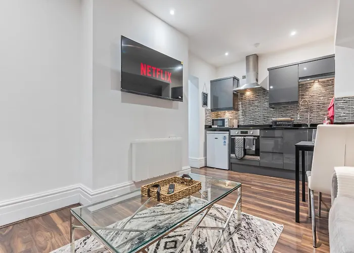 Beautiful 2-bed Centre Near Lgi 아파트