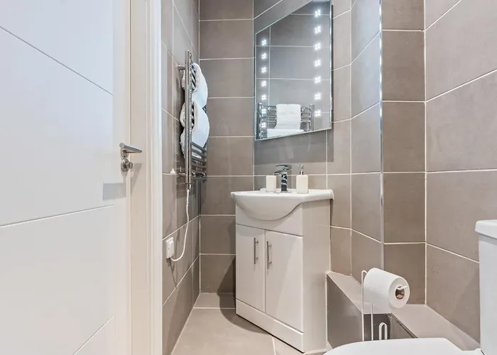 Beautiful 2-bed Centre Near Lgi * 리즈